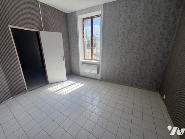 cambrai. immeuble locatif composé de trois appartements