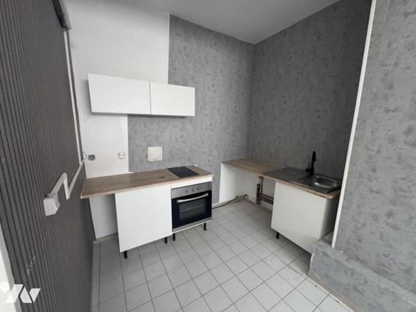 cambrai. immeuble locatif composé de trois appartements