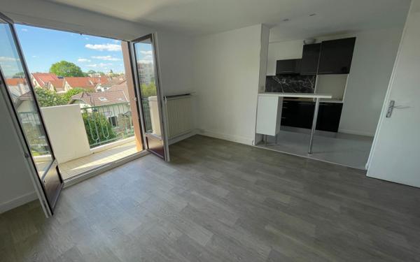 Appartement à vendre    1 pièce • 29,69 m2 Antony