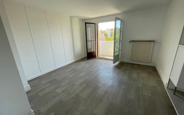 Appartement à vendre    1 pièce • 29,69 m2 Antony