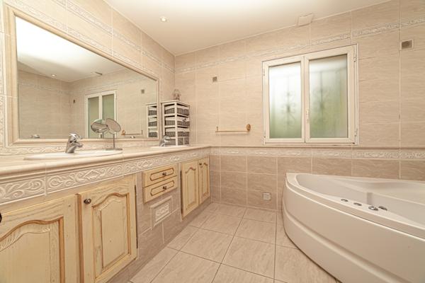 Maison 6 pièces 212 m2
