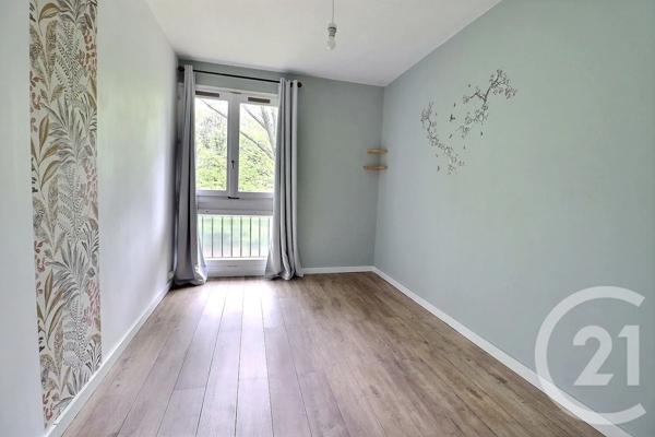 Appartement F4 à vendre  4 pièces - 81,80 m 2   TREMBLAY EN FRANCE  - 93
