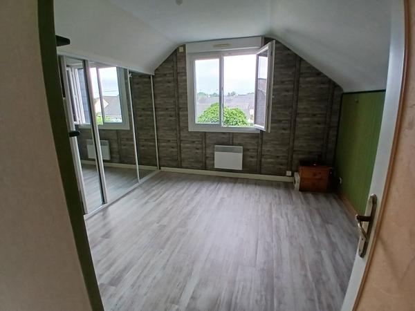 Maison SAINT BERTHEVIN 8 pièce(s) 124 m2