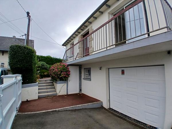 Maison SAINT BERTHEVIN 8 pièce(s) 124 m2