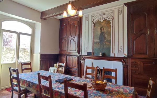 Maison à vendre    8 pièces •  Vic-en-Bigorre