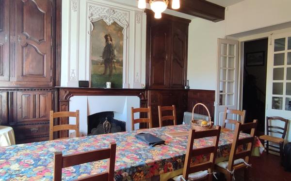 Maison à vendre    8 pièces •  Vic-en-Bigorre