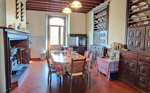 Maison à vendre    8 pièces •  Vic-en-Bigorre