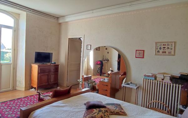 Maison à vendre    8 pièces •  Vic-en-Bigorre