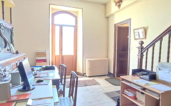 Maison à vendre    8 pièces •  Vic-en-Bigorre