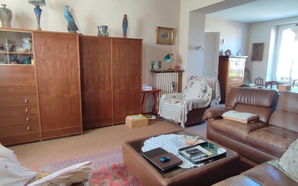 Maison à vendre    8 pièces •  Vic-en-Bigorre