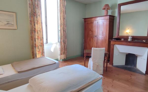 Maison à vendre    8 pièces •  Vic-en-Bigorre