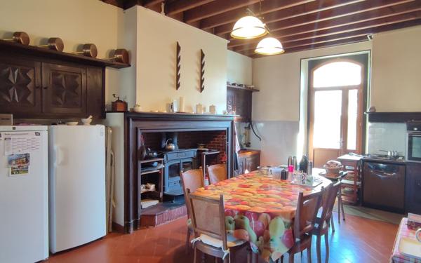 Maison à vendre    8 pièces •  Vic-en-Bigorre