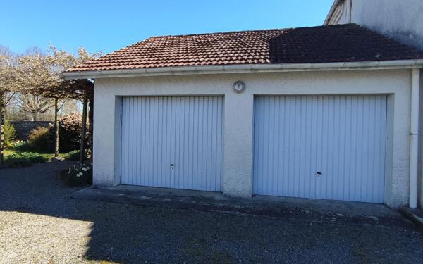 Maison à vendre    8 pièces •  Vic-en-Bigorre