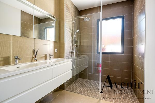 Caluire - Maison contemporaine 277 m² (5 chambres) - Terrain 1530 m² Caluire et cuire Caluire - Maison contemporaine 277 m² (5 chambres) - Terrain 1530 m² Caluire et cuire
