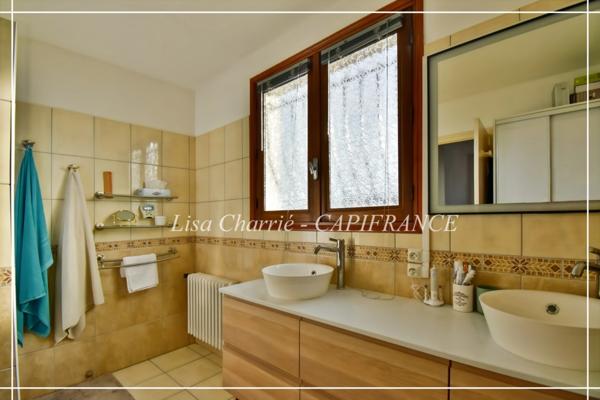 Maison à vendre 6 pièces de 170 m2 habitables proche du HOUGA (32) sur 1714 m2 de terrain