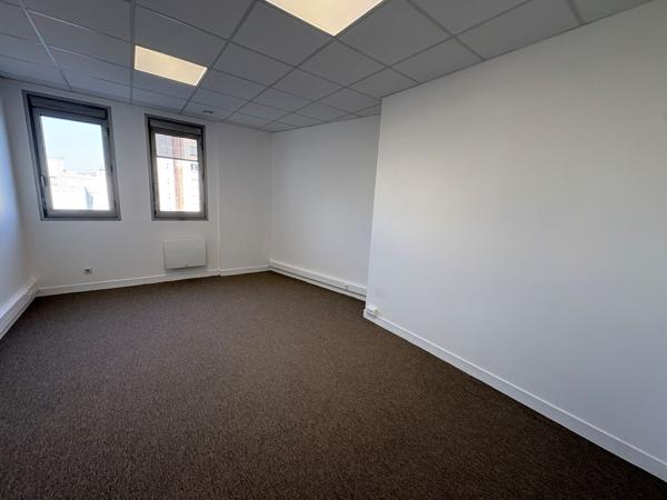 Bureaux à louer 145 m2 proche gare à Orléans