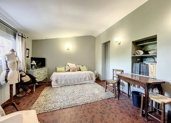 Maison à vendre    7 pièces •  Colomars