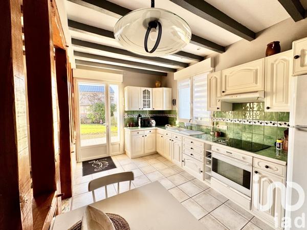 Maison traditionnelle 5 pièces de 146 m² à Loire-Authion (49250)