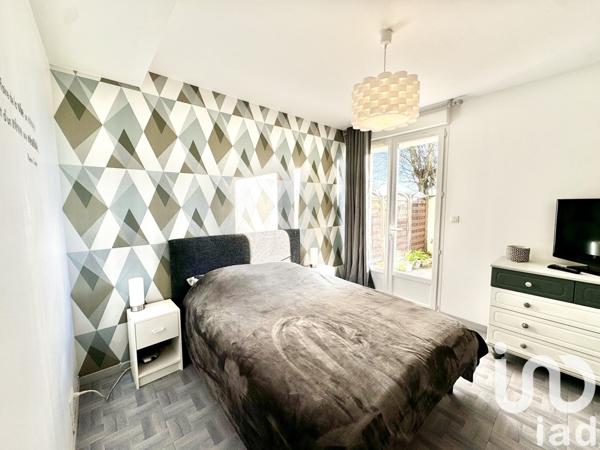 Maison traditionnelle 5 pièces de 146 m² à Loire-Authion (49250)