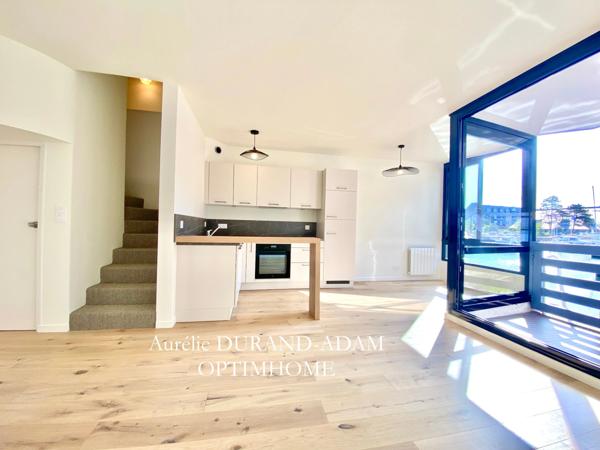À vendre – Marina rénovée T2 en duplex à Deauville : une bulle de confort en bord de Mer