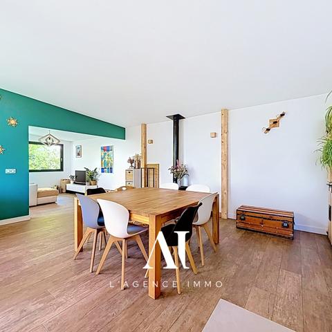 Maison De 172 m2 Avec Vue Montagne, Yourte De 50 M² Et Terrain De 1 674 M²
