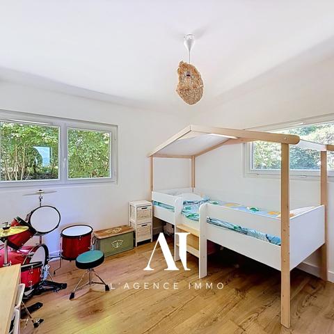 Maison De 172 m2 Avec Vue Montagne, Yourte De 50 M² Et Terrain De 1 674 M²