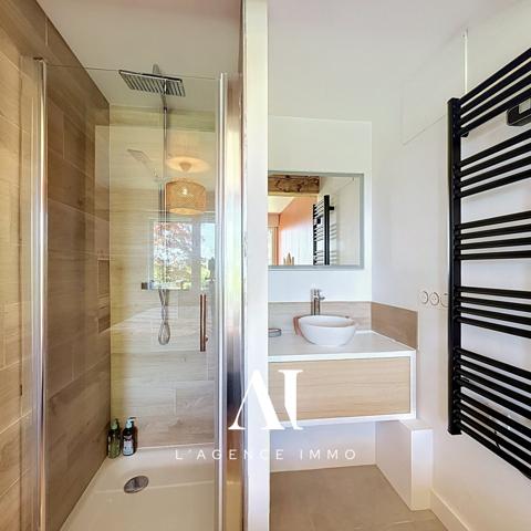 Maison De 172 m2 Avec Vue Montagne, Yourte De 50 M² Et Terrain De 1 674 M²