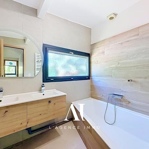 Maison De 172 m2 Avec Vue Montagne, Yourte De 50 M² Et Terrain De 1 674 M²