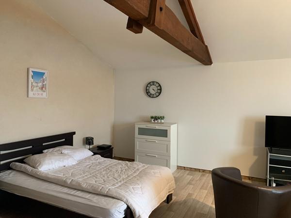 Grand Studio VIDE Jonzac Centre Ville