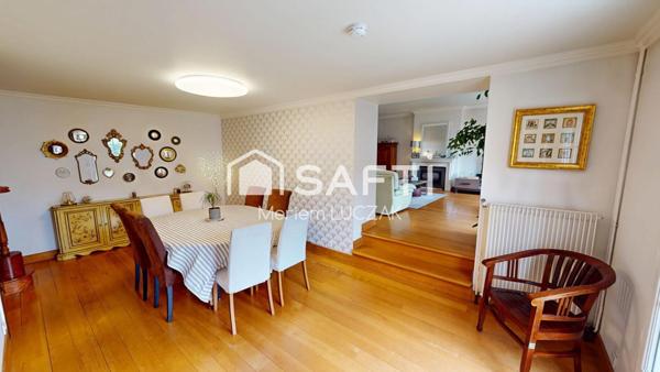 Ambiance chaleureuse dans cette maison familial, dans un secteur calme et recherché à 5 minutes du centre ville ,à decouvrir sans tarder!