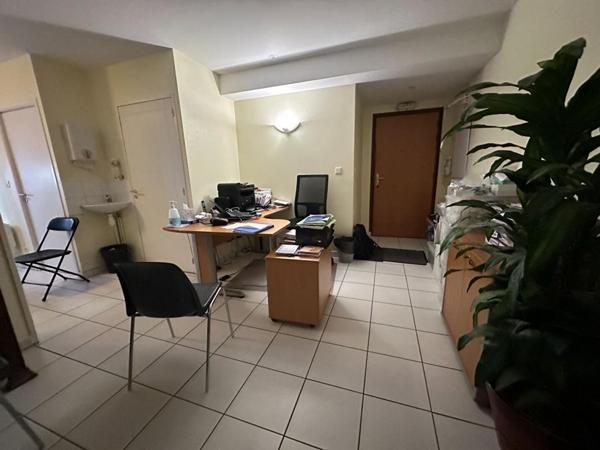 Local professionnel ou appartement  Sainte Luce Sur Loire 2 pièce(s) 48 m2
