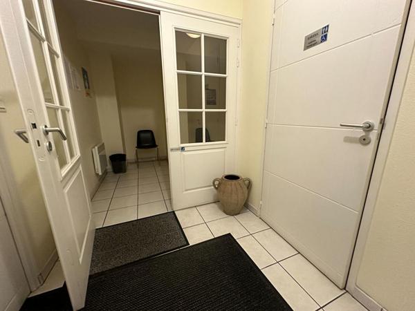 Local professionnel ou appartement  Sainte Luce Sur Loire 2 pièce(s) 48 m2