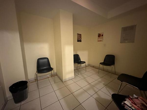 Local professionnel ou appartement  Sainte Luce Sur Loire 2 pièce(s) 48 m2
