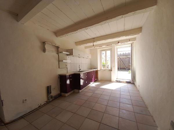 Maison de charme en pierres - Centre-ville, à 4 km des plages