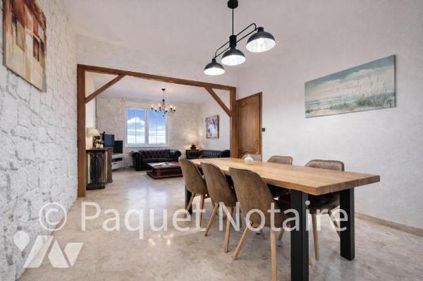 Maison de Ville type saint quentinoise, proche secteur de Neuville
Comprenant, entrée, double ...