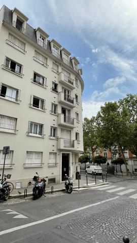 Appartement
         1 pièce
        - 24 m² 218 000 € *
