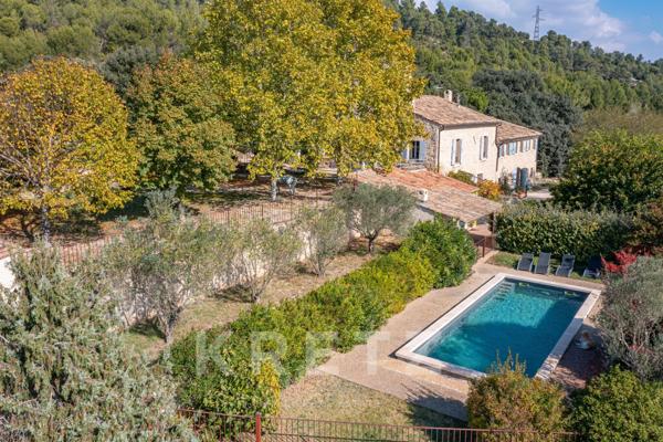 Ancienne Ferme entièrement rénovée de 700 m²  à Gréoux-les-Bains