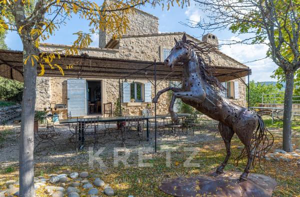 Ancienne Ferme entièrement rénovée de 700 m²  à Gréoux-les-Bains