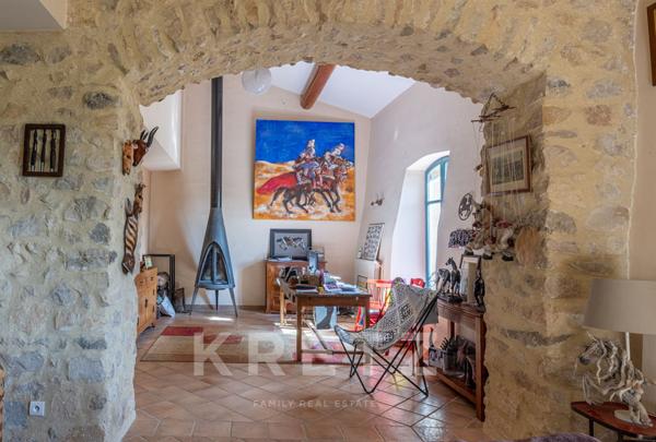 Ancienne Ferme entièrement rénovée de 700 m²  à Gréoux-les-Bains