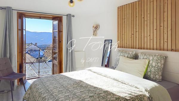 Un cadre sublime, un charme fou, une rénovation haut de gamme : le coup de cœur assuré.