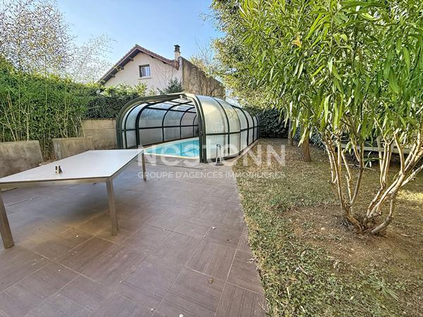 Maison individuelle de 7 Pièces avec 5 chambres Piscine Proche Centre Ville - 69500 BRON