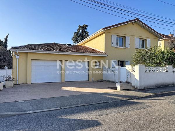 Maison individuelle de 7 Pièces avec 5 chambres Piscine Proche Centre Ville - 69500 BRON