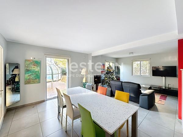 Maison individuelle de 7 Pièces avec 5 chambres Piscine Proche Centre Ville - 69500 BRON