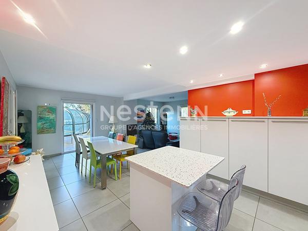 Maison individuelle de 7 Pièces avec 5 chambres Piscine Proche Centre Ville - 69500 BRON