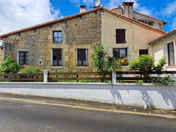 Maison de village confortable, pleine de charme et de caractère