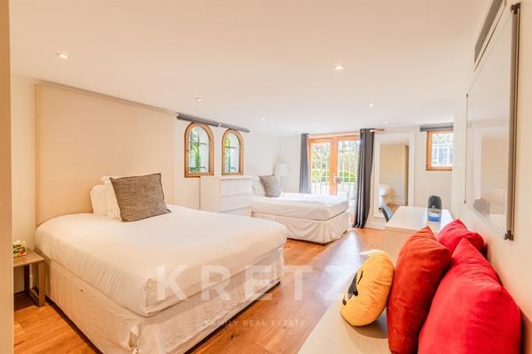 MOUGINS DOMAINE SECURISE : VILLA FAMILIALE 7 CHAMBRES