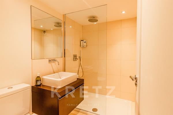 MOUGINS DOMAINE SECURISE : VILLA FAMILIALE 7 CHAMBRES