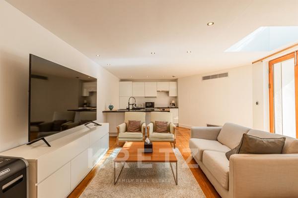MOUGINS DOMAINE SECURISE : VILLA FAMILIALE 7 CHAMBRES