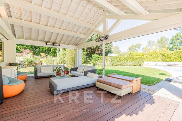 MOUGINS DOMAINE SECURISE : VILLA FAMILIALE 7 CHAMBRES