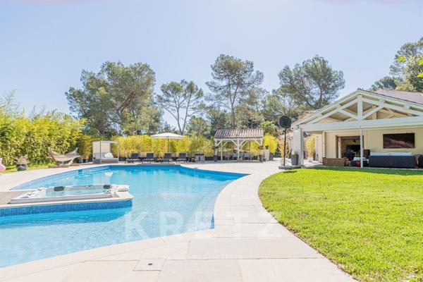 MOUGINS DOMAINE SECURISE : VILLA FAMILIALE 7 CHAMBRES
